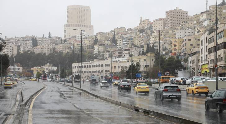 الحالة الجوية في شوارع عمان