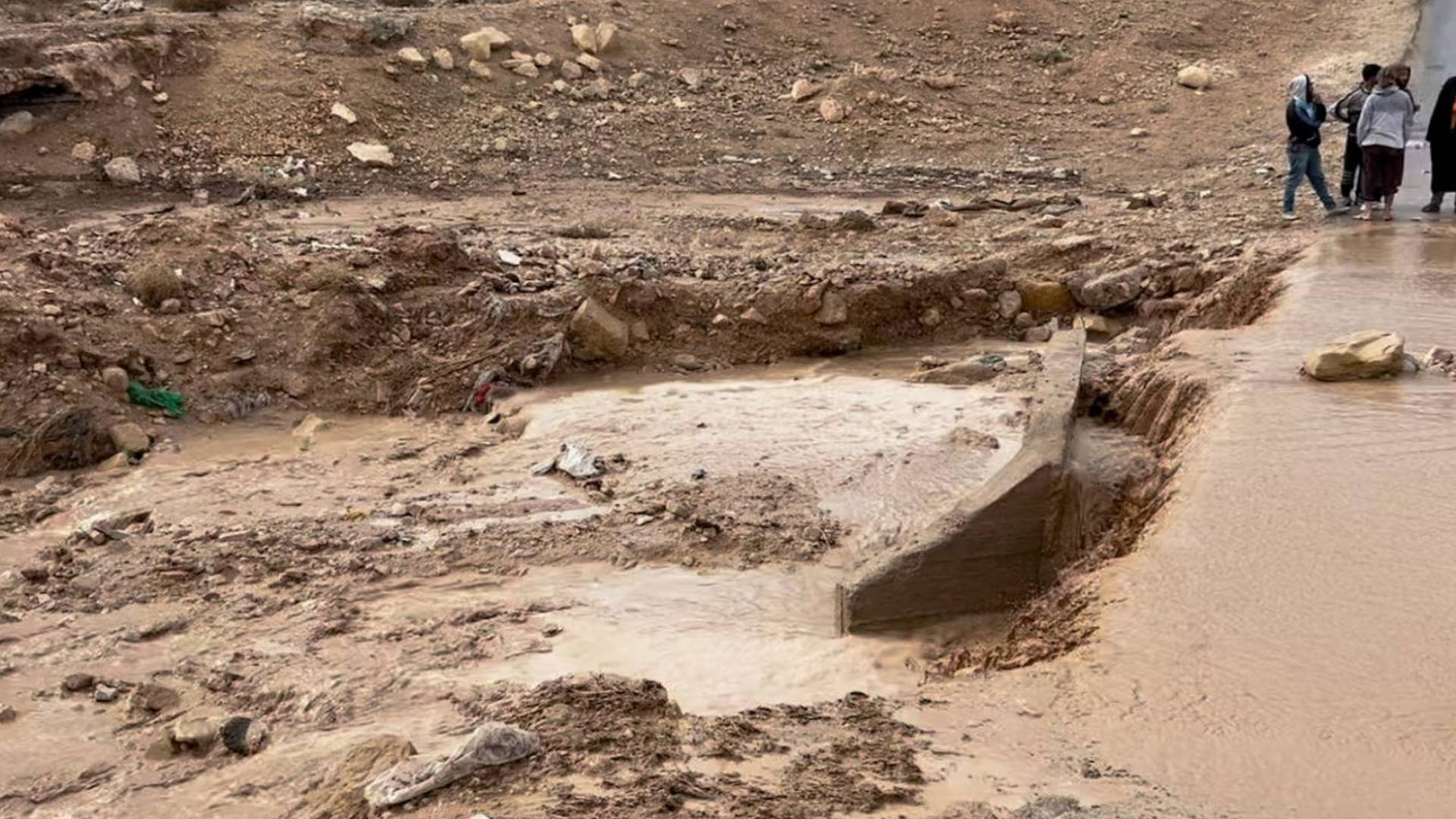 "نقابة المهندسين" تشكل لجنة فنية متخصصة لكشف أسباب انهيار جزء من "سور الكرك" #عاجل 