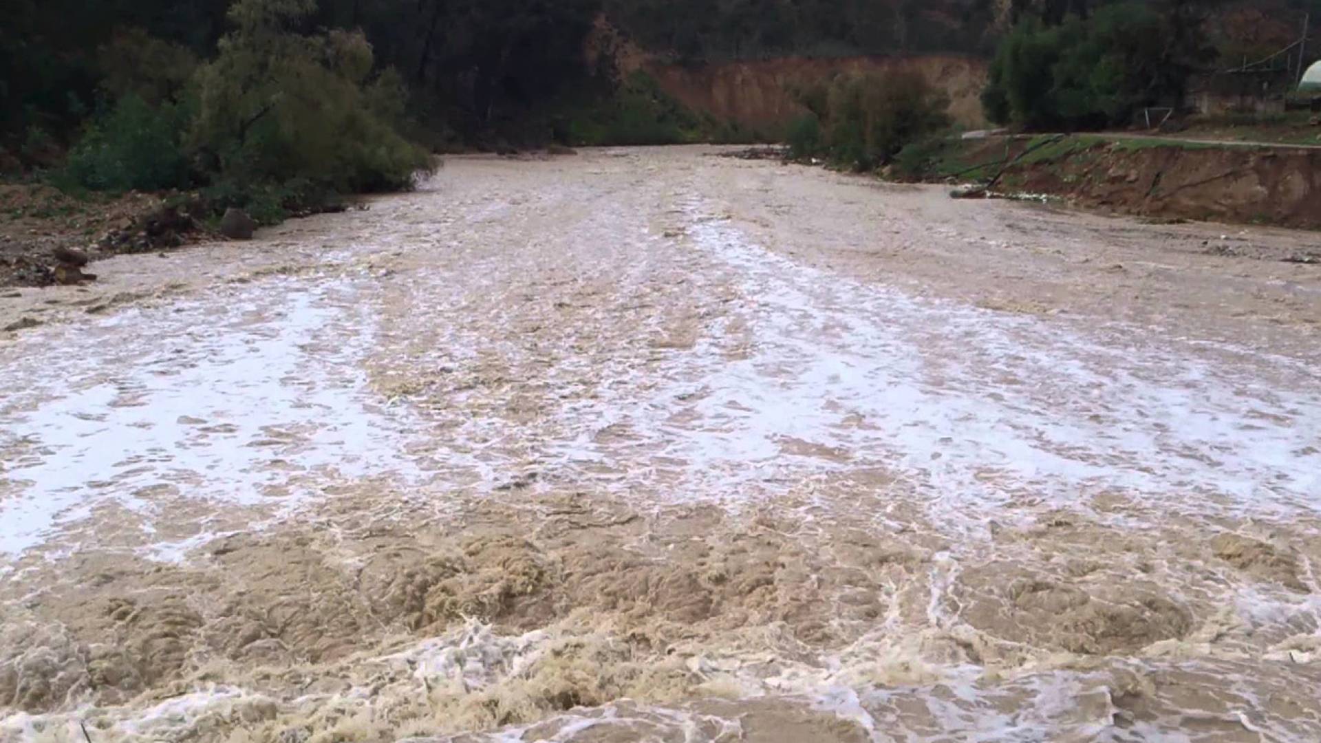 طريق "وادي عربة" سيغلق لأسابيع.. و"الأشغال": الطريق انجرف رغم وجود 24 فتحة للجسر #عاجل 