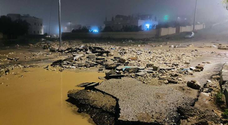 غرق شارع في الأردن خلال منخفض جوي