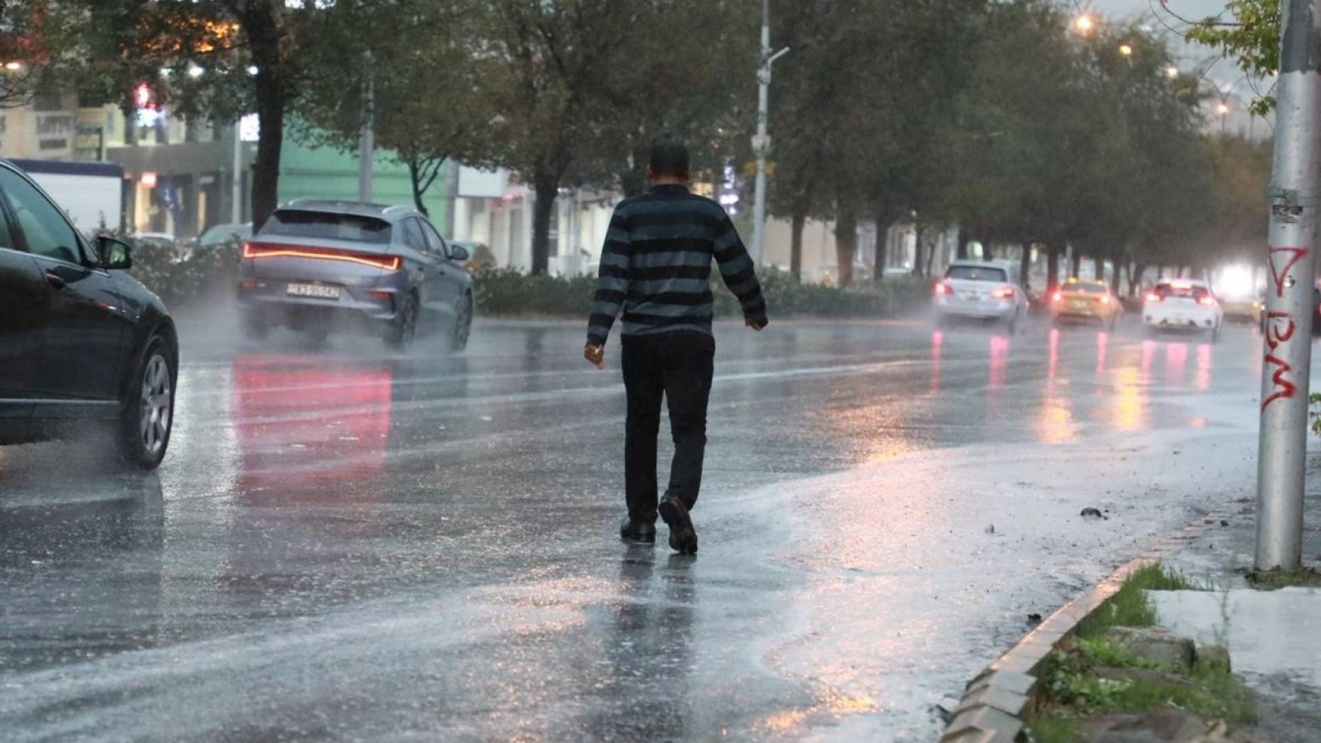 طقس العرب يوضح التسلسل الزمني للمنخفض الجوي المصنف من الدرجة الثالثة في الأردن الخميس 