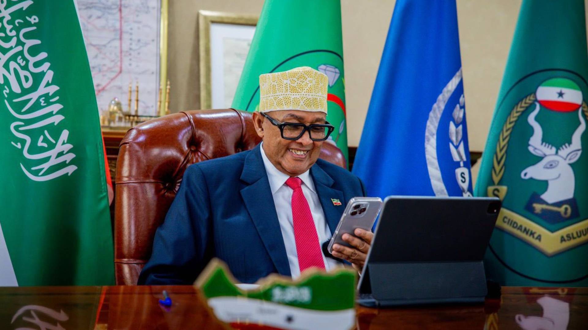 "البث العبرية": رَئِيسُ "أَرْضِ الصُّومَالِ" يَعْتَزِمُ إِجْرَاءَ زِيَارَةٍ رَسْمِيَّةٍ إِلَى تل أبيب الشَّهْرَ المُقْبِلَ 