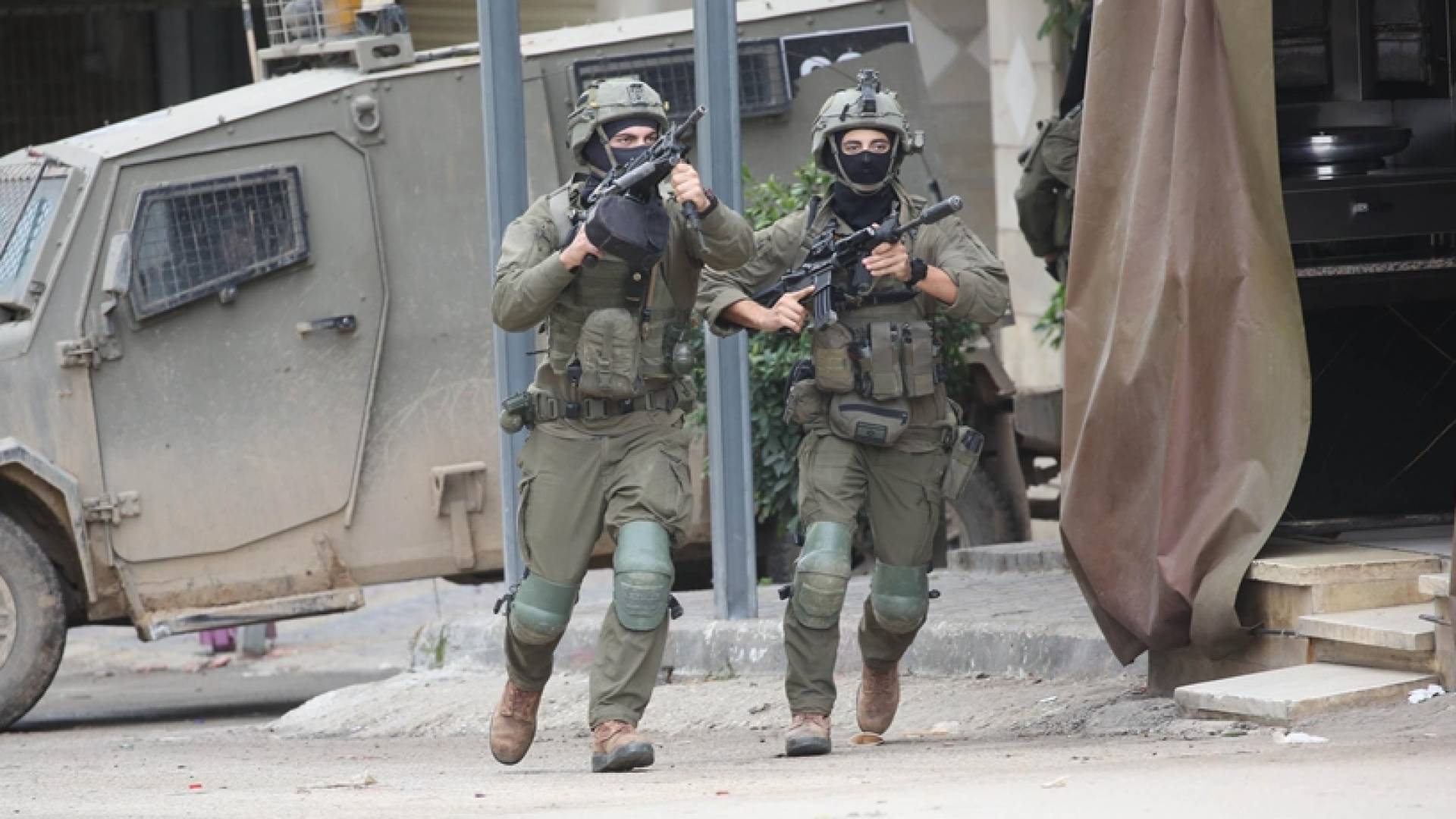 الاحتلال يُعِيدُ اقْتِحَامَ بلدة جبع جنوب جنين وَيُحَوِّلُ مَنَازِلَهَا إِلَى ثَكَنَاتٍ عَسْكَرِيَّة 