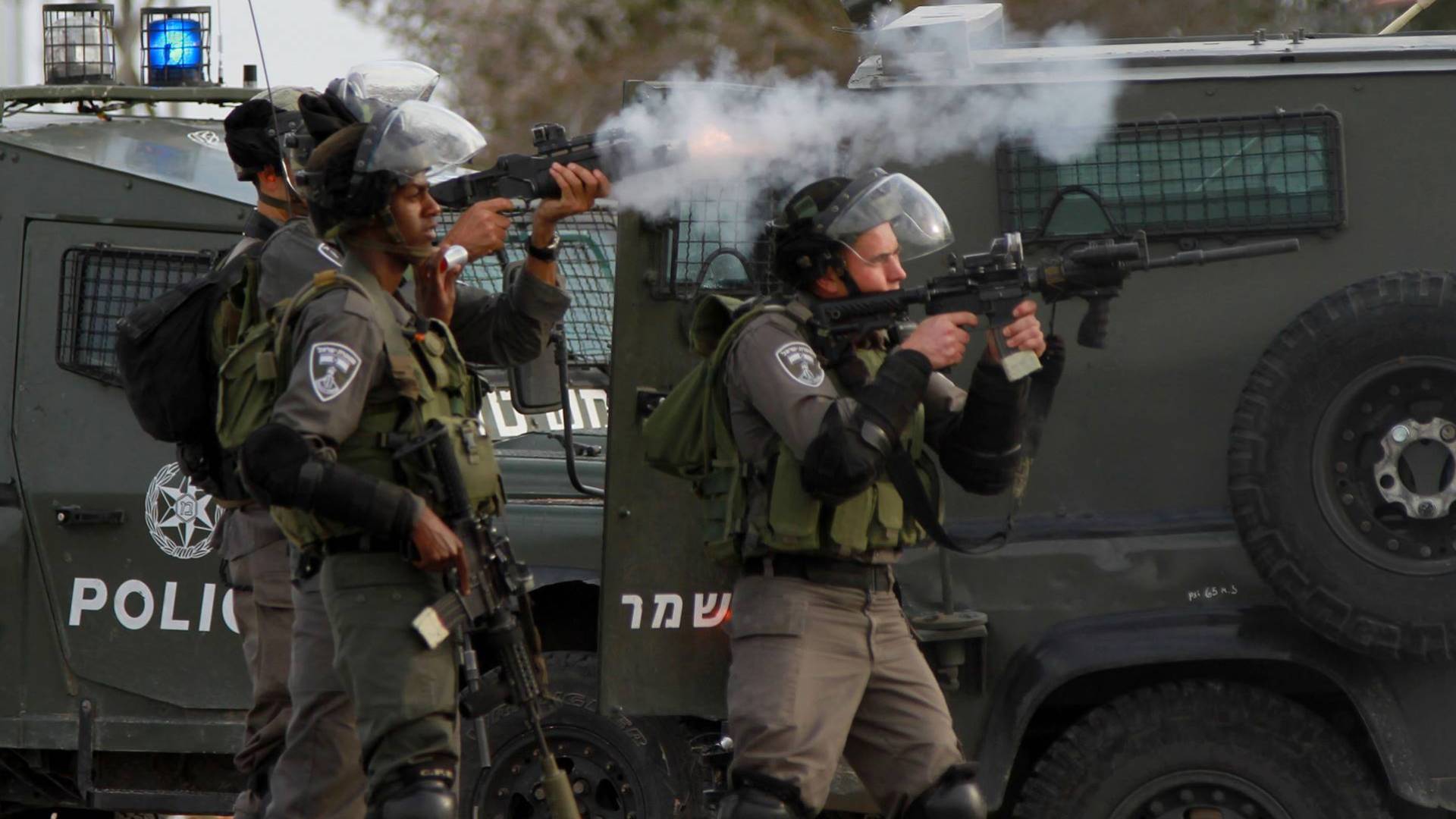 شهيد وإصابة خطيرة برصاص الاحتلال واحتجاز جثمانه على طريق نابلس-رام الله