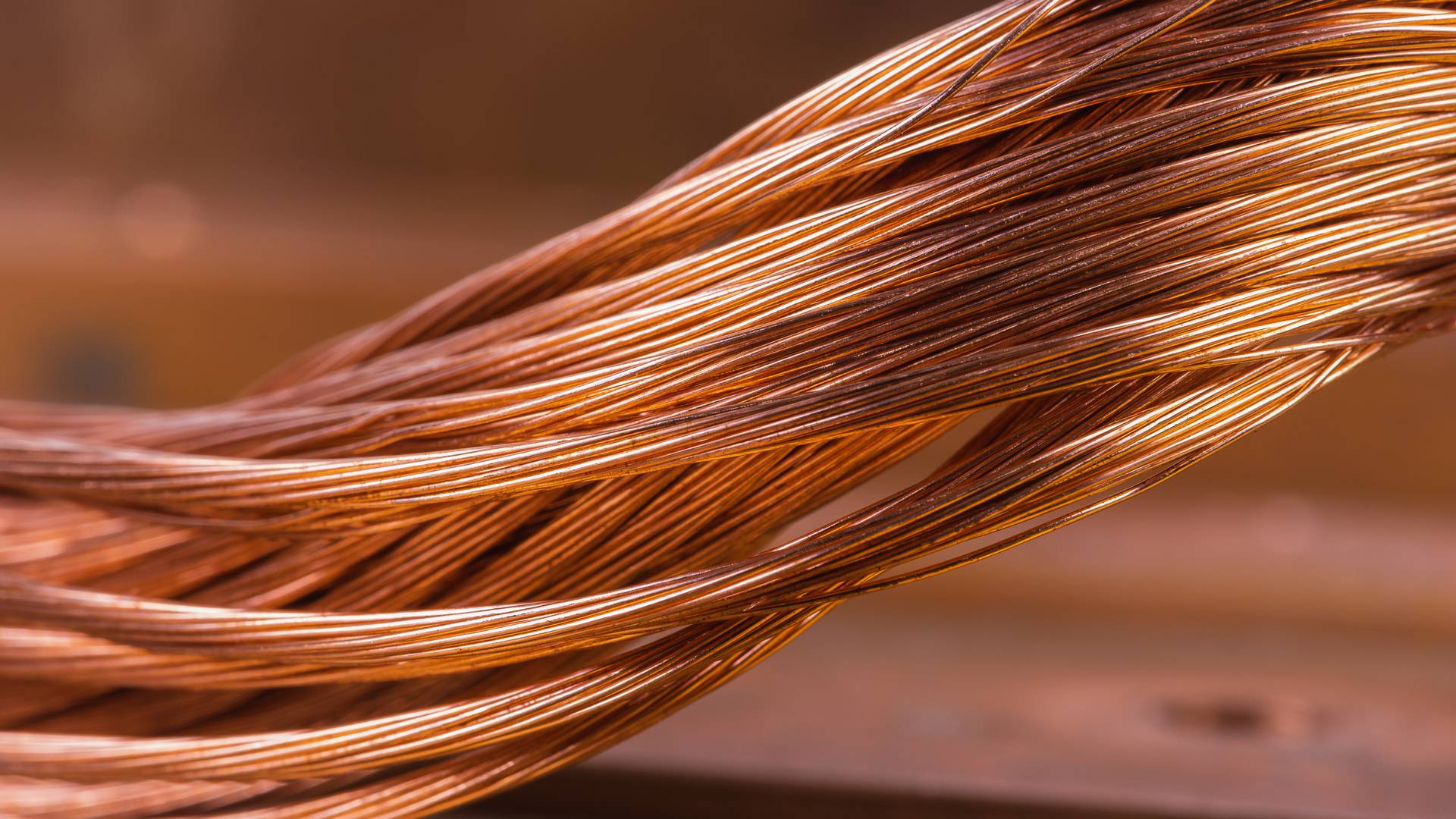 عُقُودُ النُّحَاسِ تَقْتَرِبُ مِنْ حَاجِزِ 5.75 دُولَارًا فِي خِتَامِ تَدَاوُلَاتِ الْأُسْبُوع 