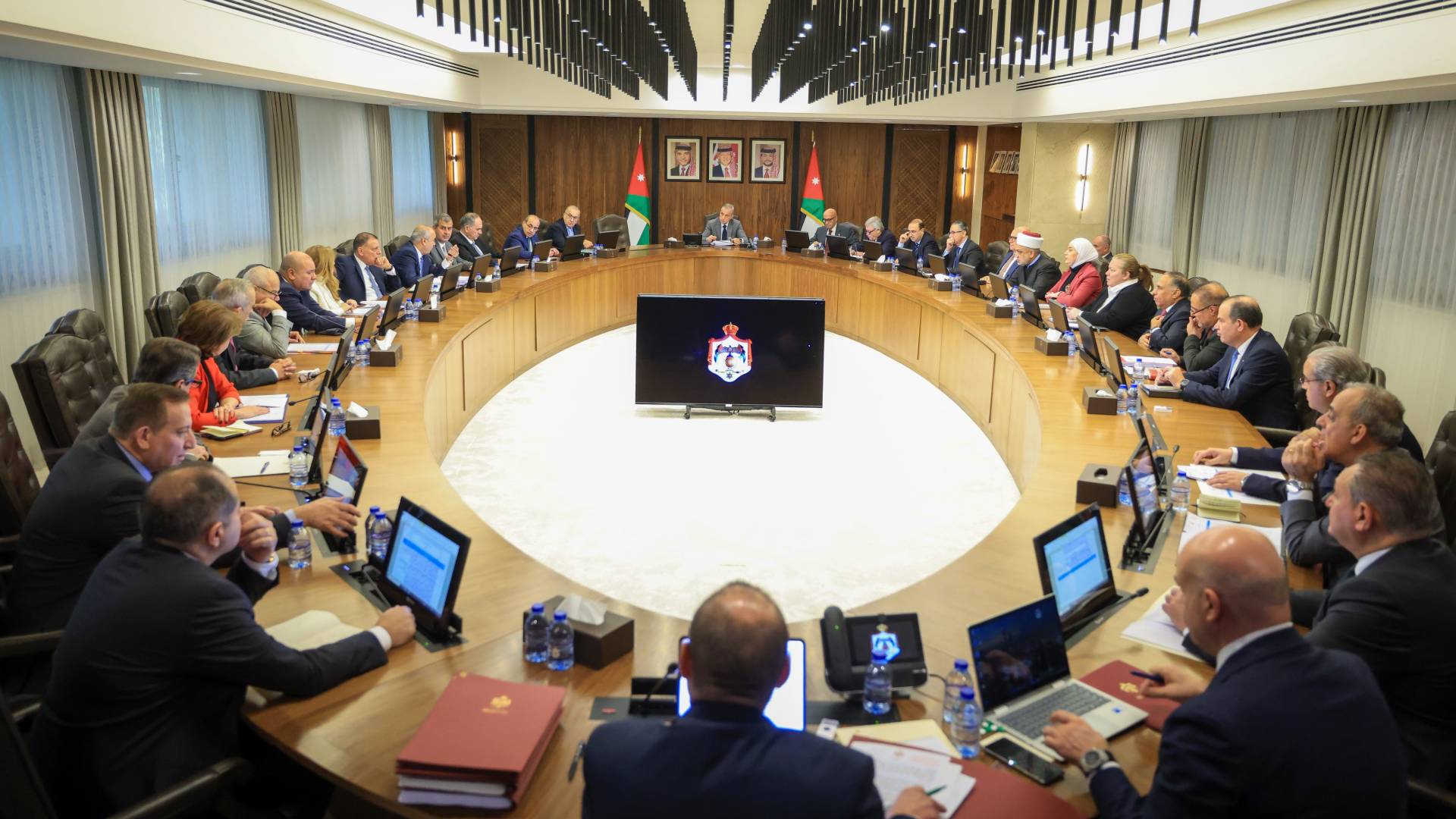 قرارات مهمة من مجلس الوزراء للأردنيين الأحد #عاجل 