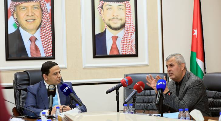 جانب من اجتماع لجنة الطاقة اليابية