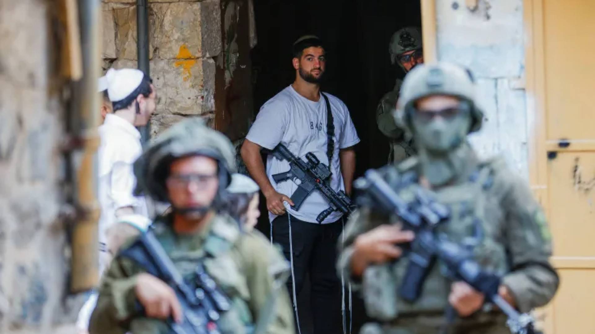 مستوطنون ينفذون سلسلة اعتداءات في الضفة الغربية