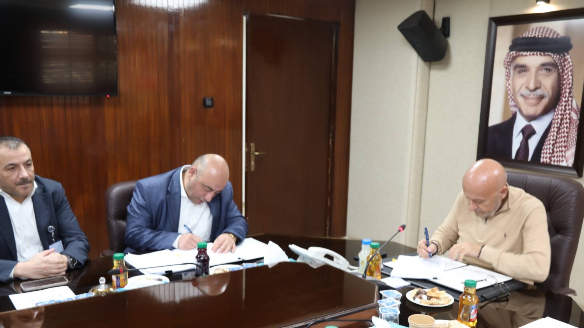 المياه توقع اتفاقية دراسات مشروع التخلص من المخلفات الحيوية في محطة السمرا 