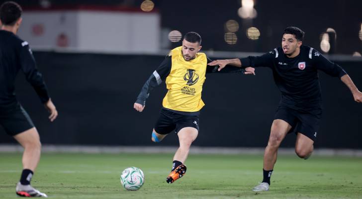 أمين الشناينة من تدريبات المنتخب الوطني