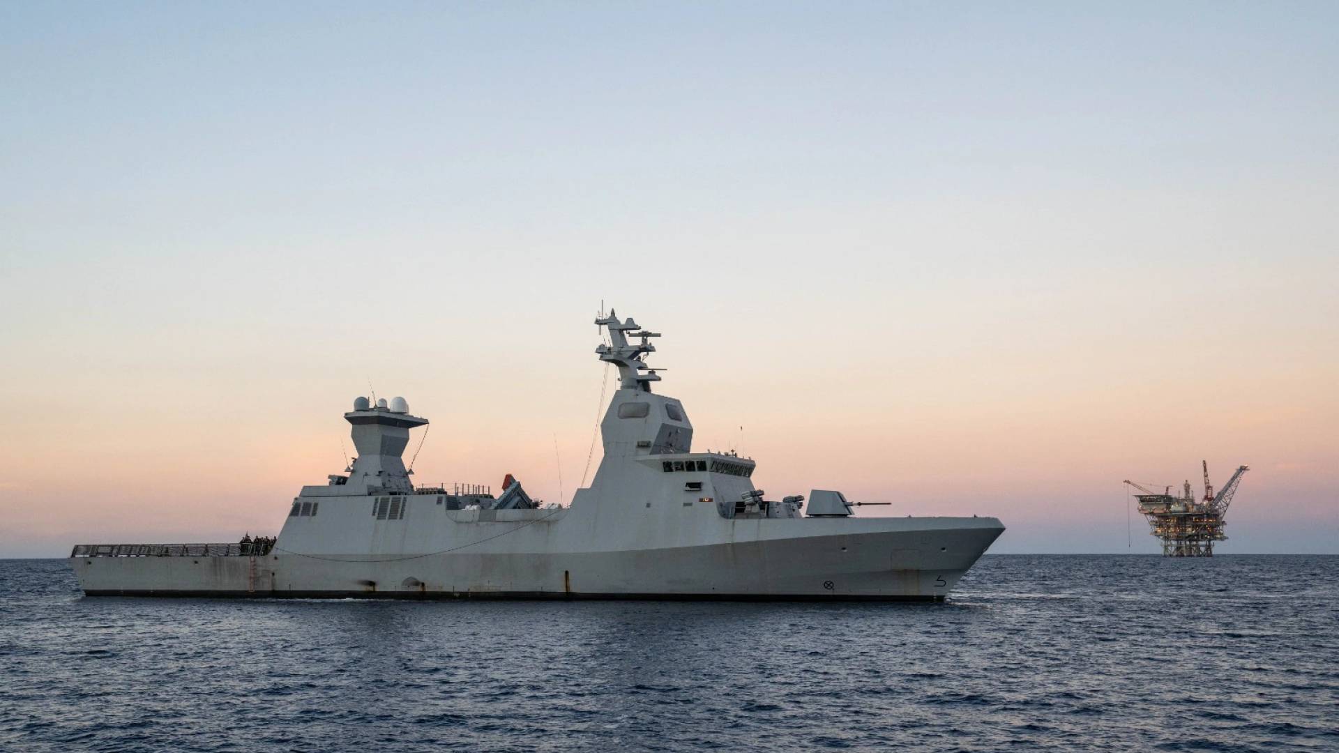 توضيح للاحتلال حول "حادثة السفينة المصرية".. طلقات تحذيرية وتأكيد على "استمرار التنسيق" 