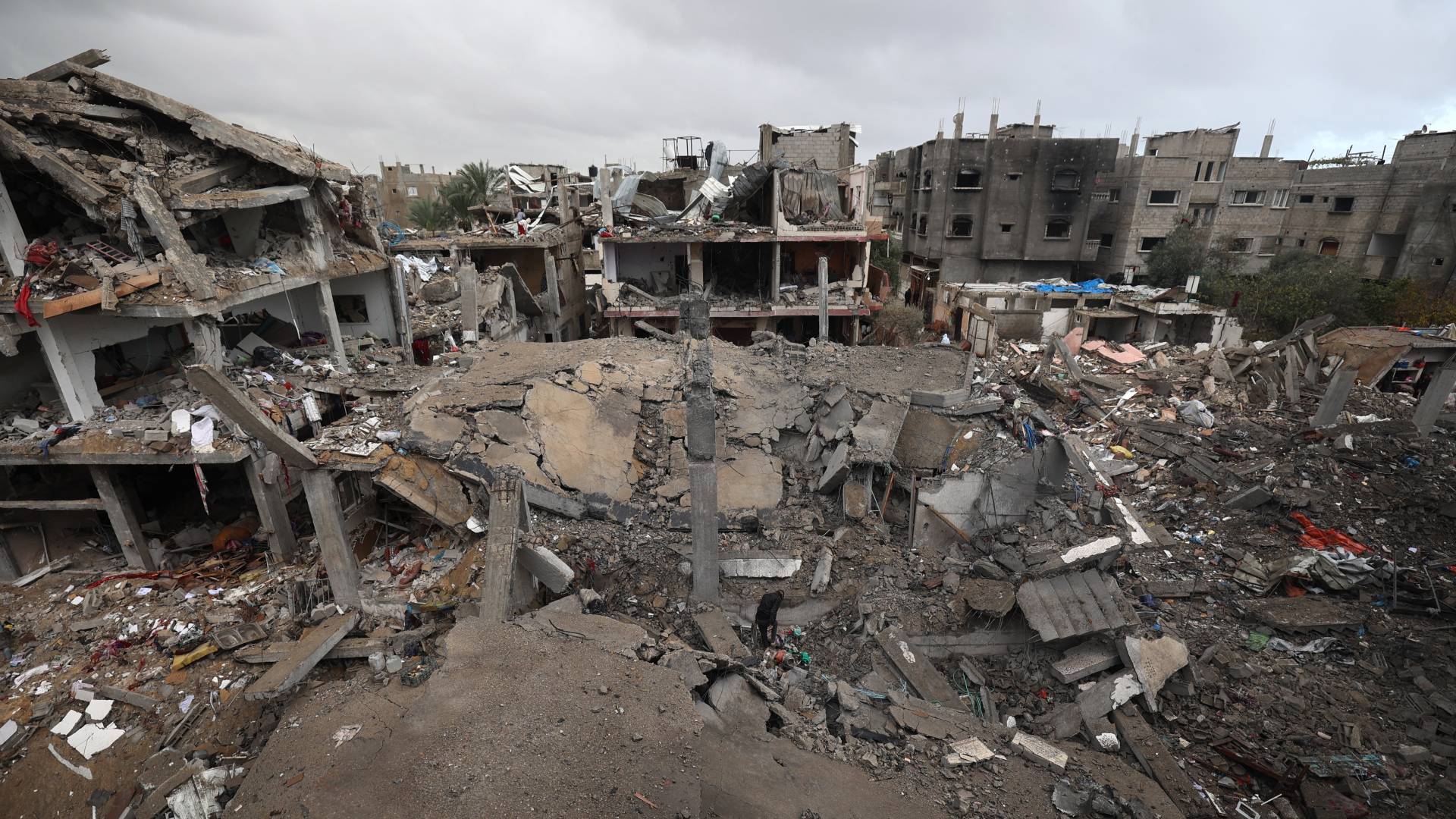 تحركات لتفعيل "مجلس السلام": حسين الشيخ يبحث مع ميلادينوف مسار التسوية في قطاع غزة 