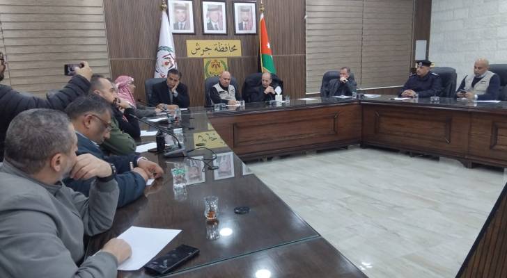 اجتماع وزير الادارة المحلية في جرش