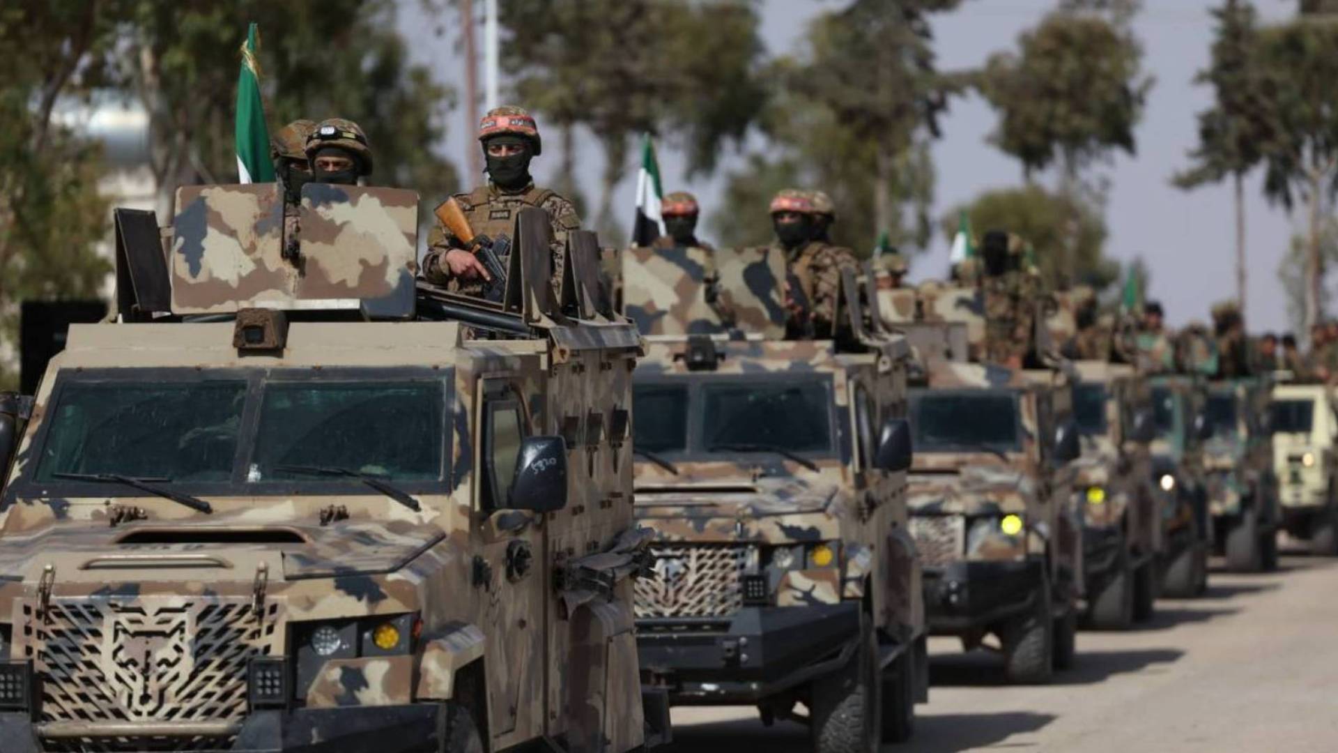 سانا: بدء خروج الحافلات التي تقل عناصر قسد من حي الشيخ مقصود نحو شمال شرق سوريا 