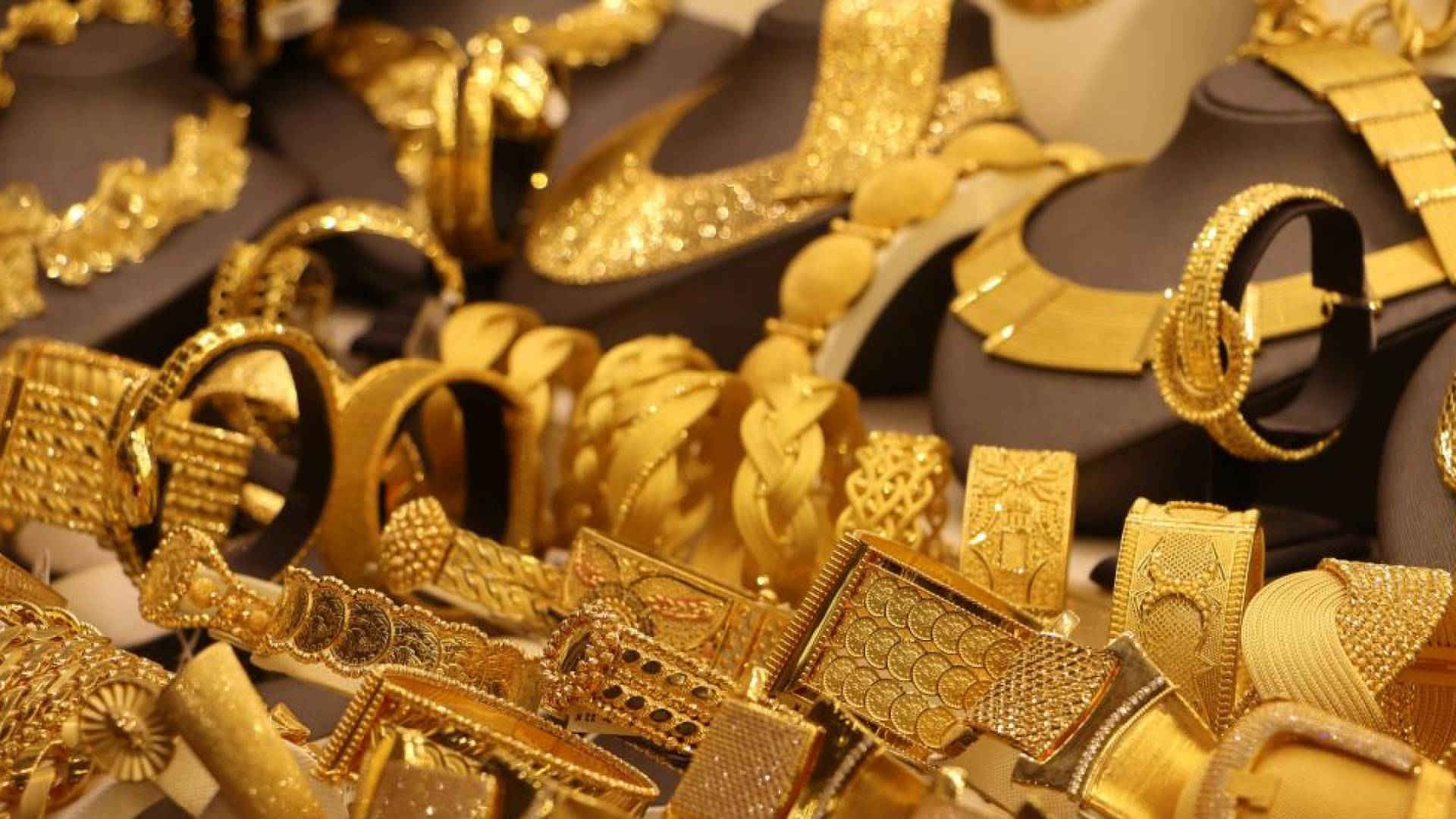 تعرف إلى أسعار الذهب والليرات في الأردن يوم الأحد