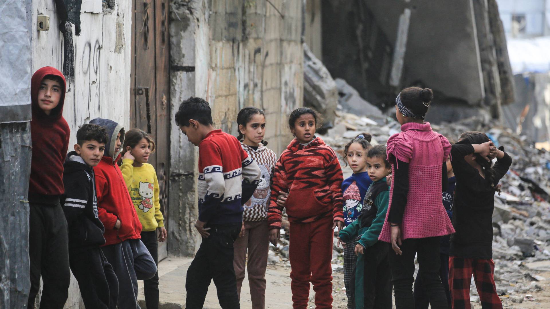 القاهرة تحتضن محادثات المرحلة الثانية: لجنة "تكنوقراط" لإدارة غزة ونفاد صبر المقاومة