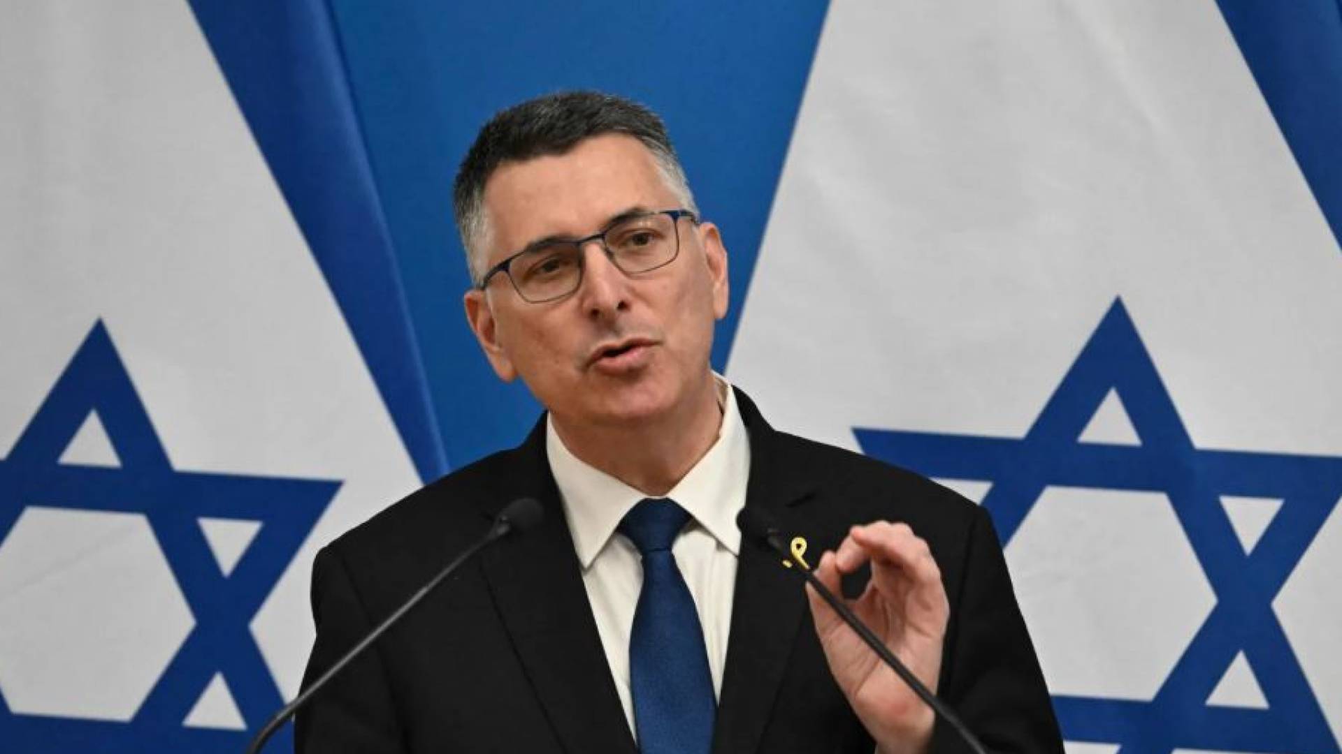 شروط الاحتلال لخطة ترمب: غزة "منزوعة السلاح" وتل أبيب تطلب من ألمانيا تصنيف "الحرس الثوري" إرهابيا