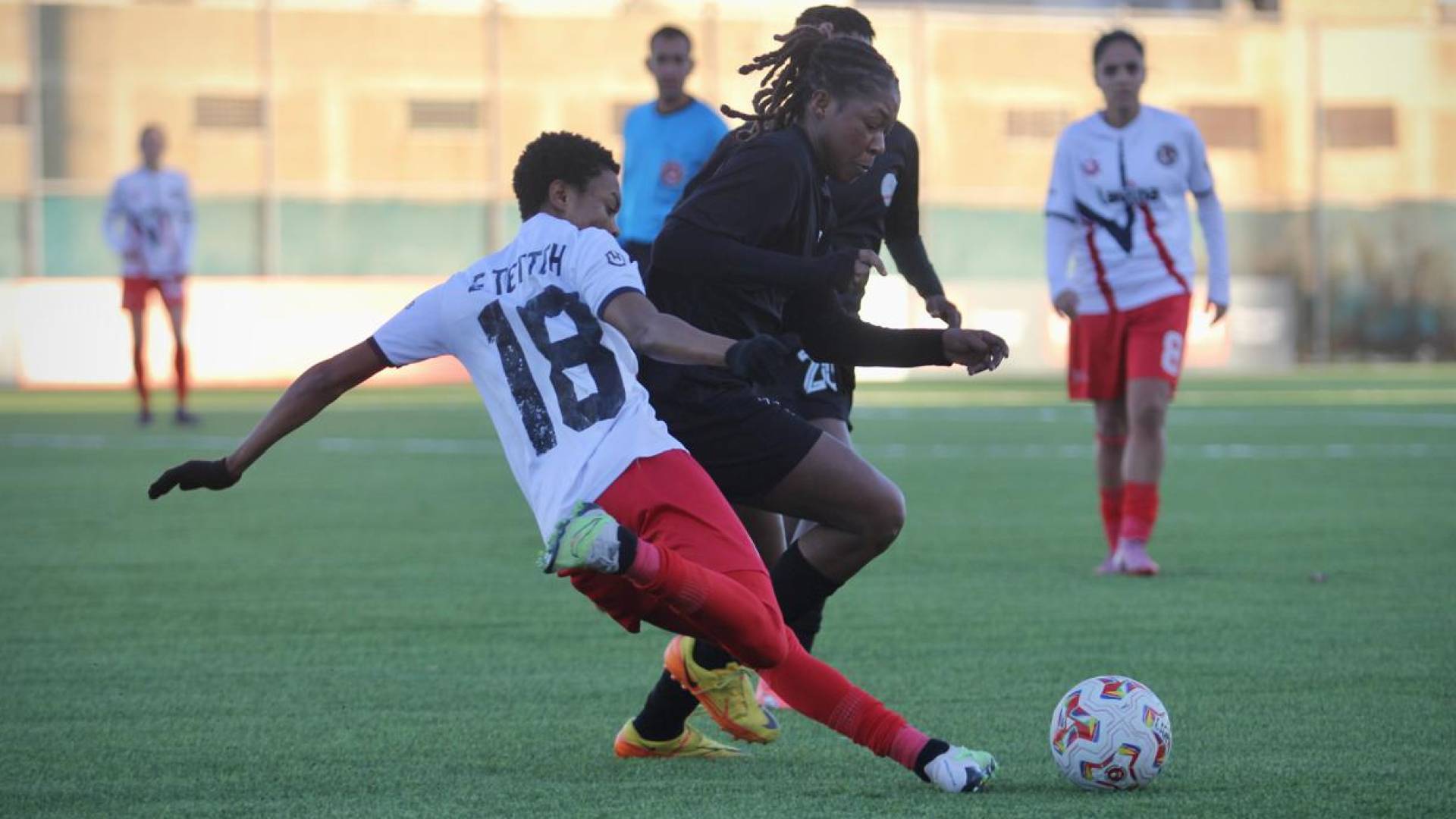 سيدات الاتحاد يحكمن قبضتهن على صدارة "دوري المحترفات"