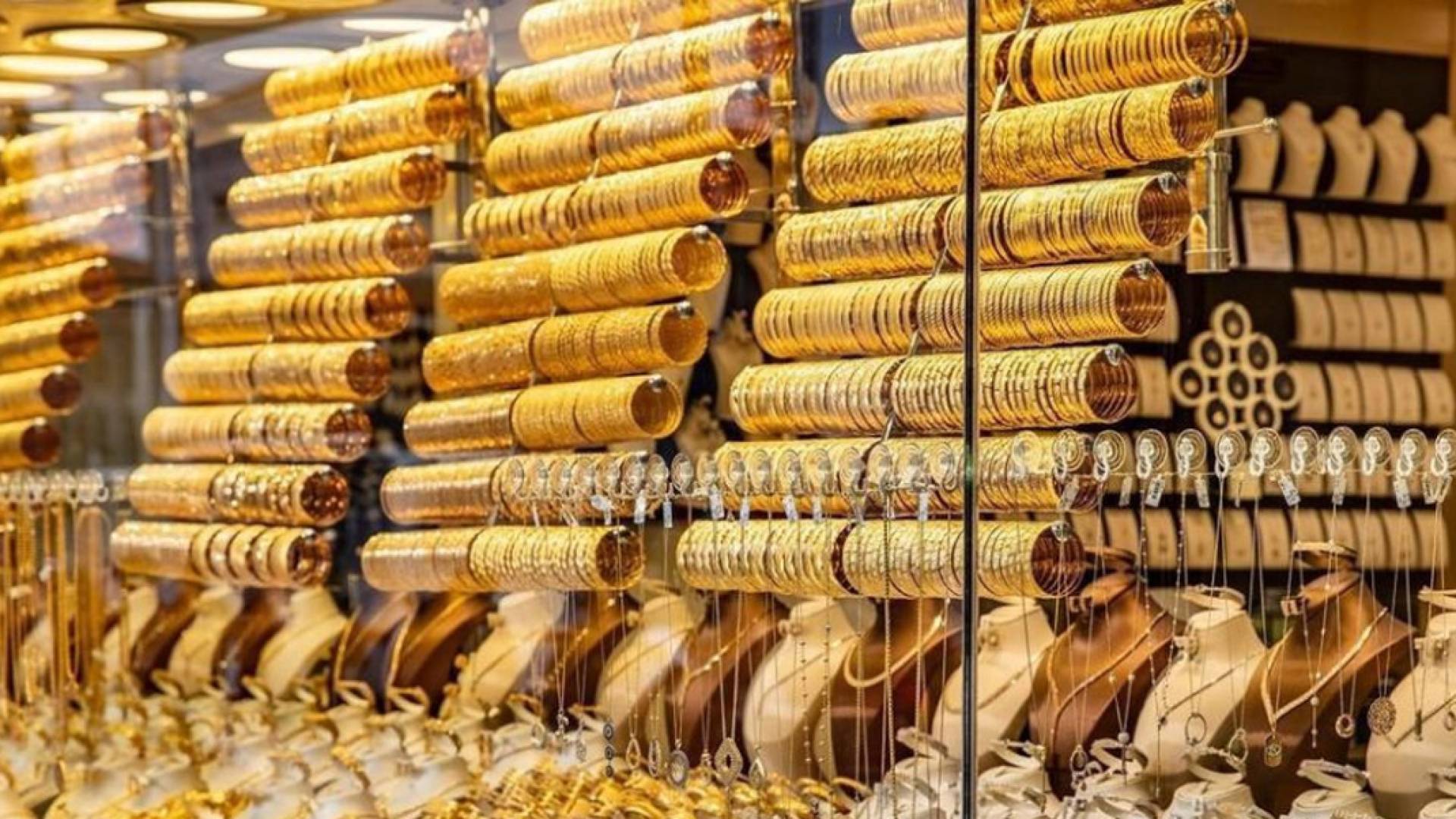 قفزة جنونية.. الذهب يرتفع محليا 1.20 دينار وعيار 21 يكسر حاجز 92 دينارا