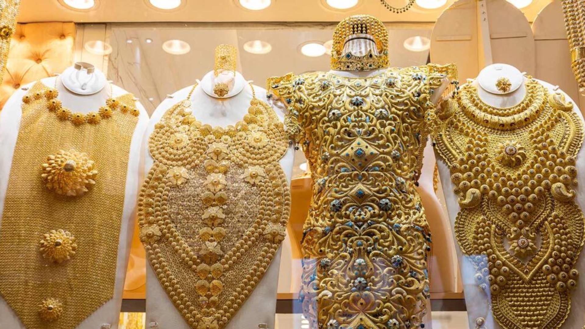 ارتفاع ملحوظ في أسعار الذهب بالإمارات.. و"الأونصة" تسجل قفزات تاريخية