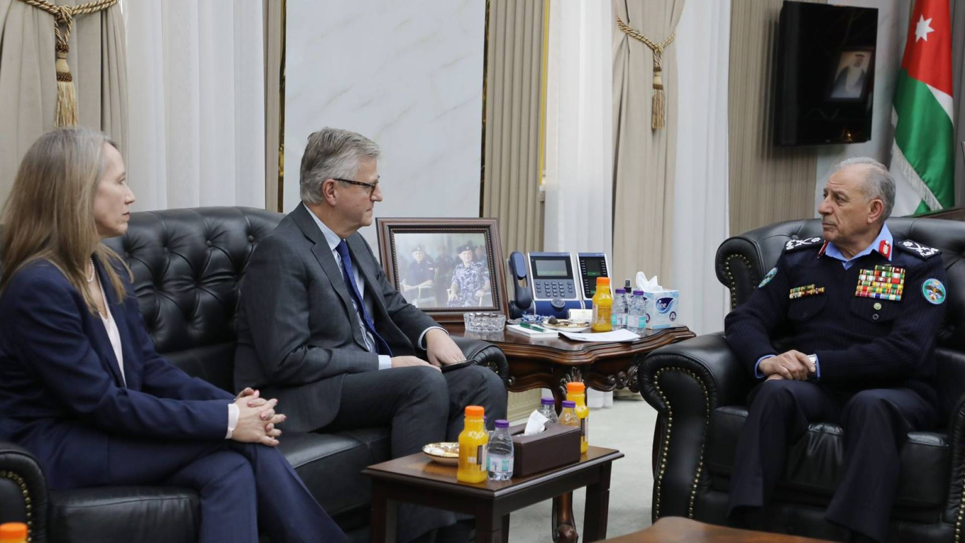 "الْمَعَايِطَة" يَبْحَثُ مَعَ "لَاكْرُوَا" تَعْزِيزَ التَّعَاوُنِ الْأُمَمِيِّ.. وَتَطْوِيرَ مَهَامِّ حِفْظِ السَّلَامِ 