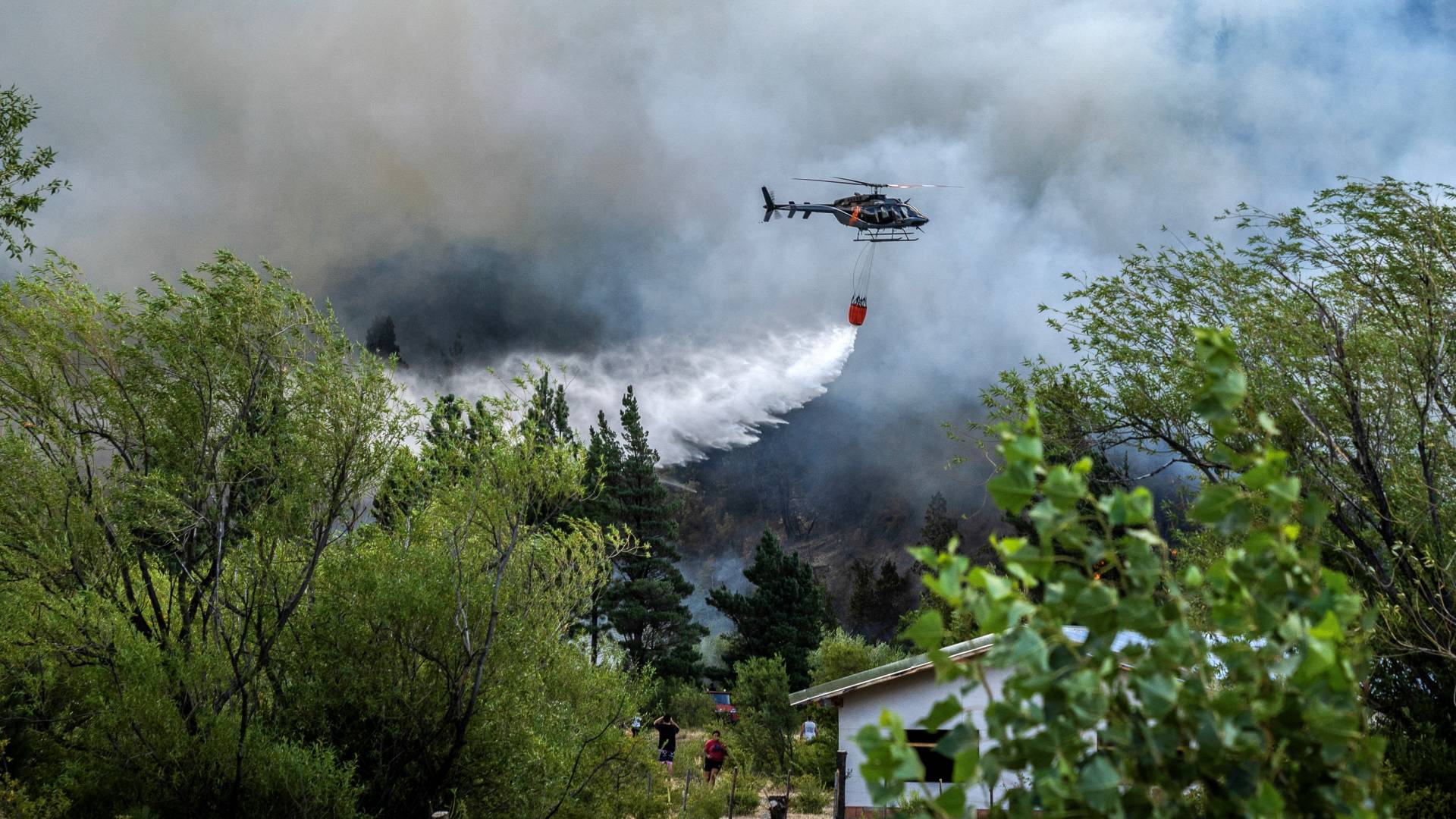 نيران باتاغونيا توقظ خطة أندينيا.. اتهامات لسياح "إسرائيليين" بإحراق الغابات لتمهيد لتهويد الأرجنتين