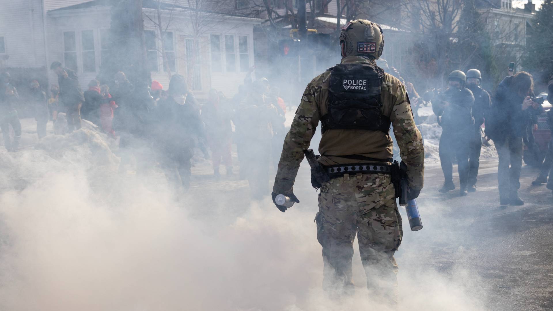 أمام السفارة الأمريكية.. وقفة احتجاج في لندن تنديداً بمقتل ريني غود بنيران "ضابط هجرة" 