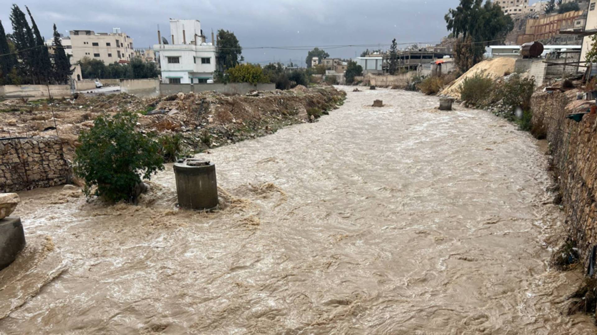 محافظ الزرقاء: إغلاق منطقة وادي القمر كإجراء احترازي حفاظا على السلامة العامة