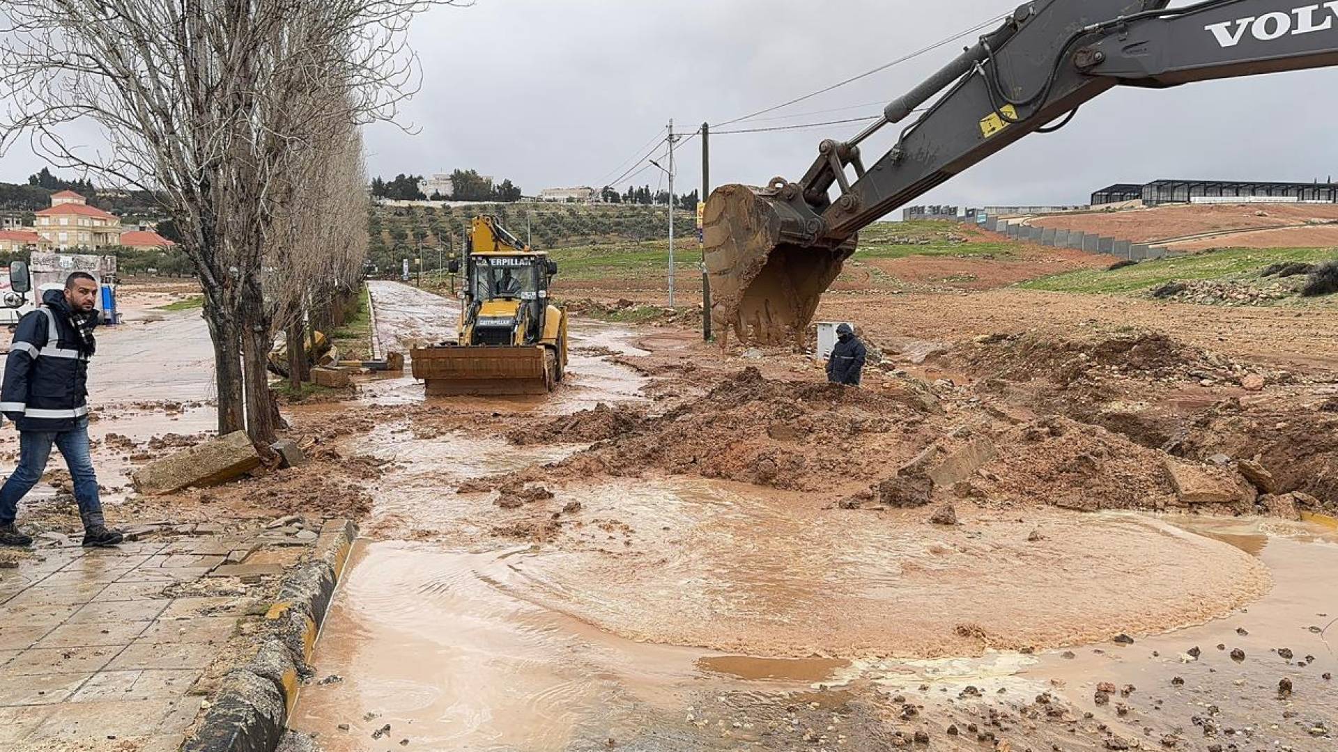 المصري لـ"نبض البلد" كميات الأمطار كانت مفاجئة ونظام إنذار مبكر شامل للمملكة خلال أسبوع