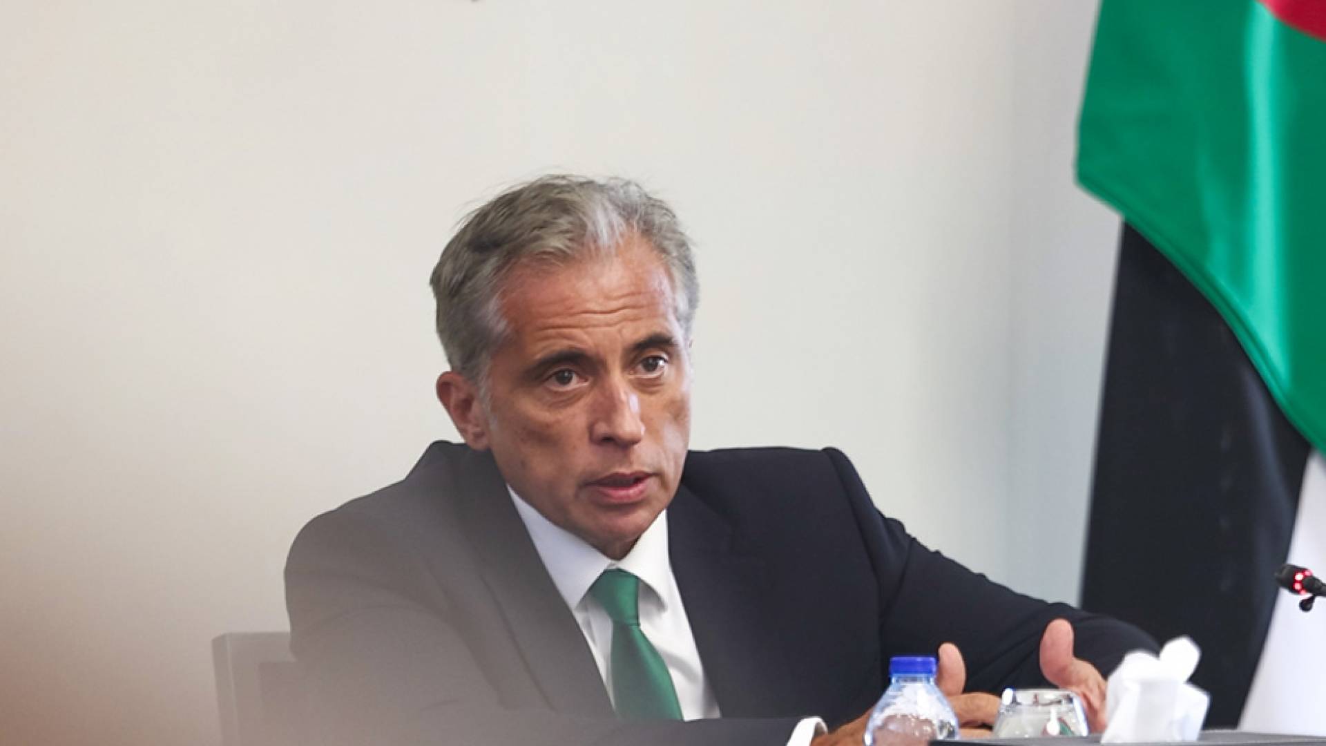 رئيس الوزراء يقرر تأخير الدوام  ليوم الأربعاء 14/1/2026 حتى العاشرة صباحا في محافظات الكرك والطفيلة ومعان