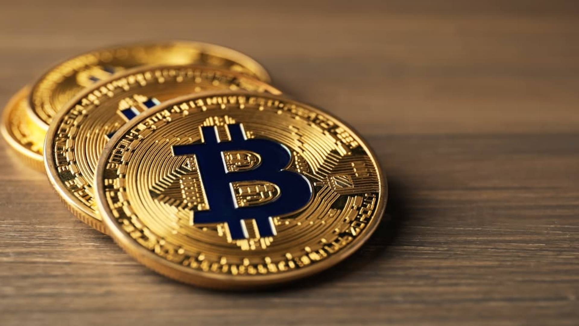 البتكوين يحافظ على استقراره النسبي حول حاجز الـ 67 ألف دينار رغم التراجع الطفيف