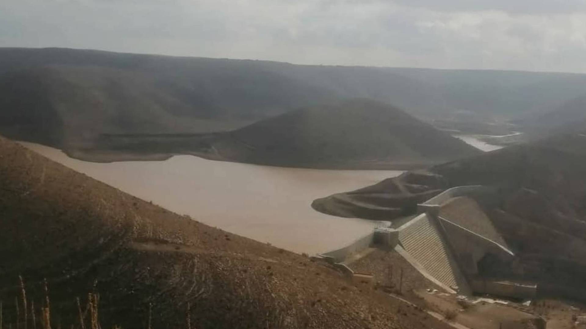 "المياه": الموسم المطري الأفضل منذ عقد.. وامتلاء "سد الوالة" بالكامل 