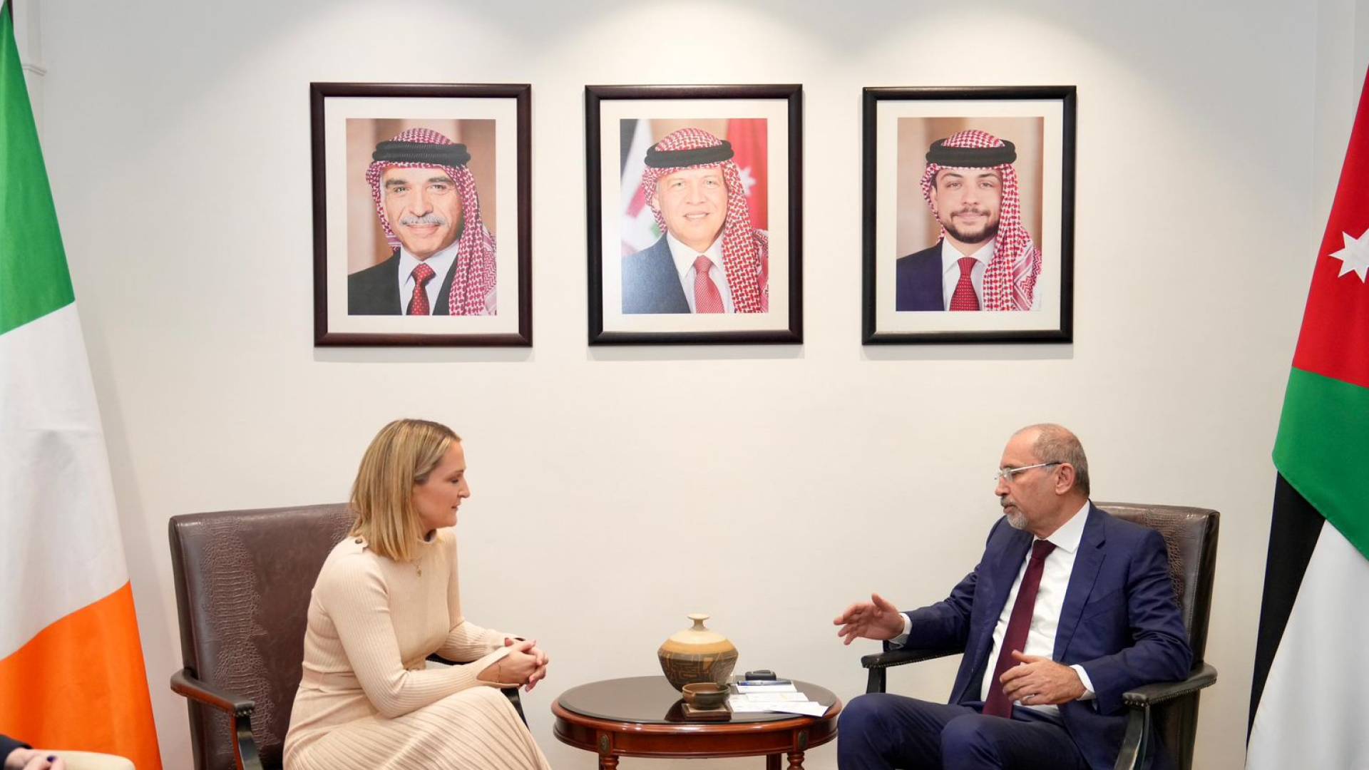 الصفدي يبحث مع وزيرة خارجية إيرلندا سبل تعزيز العلاقات والتطورات الإقليمية