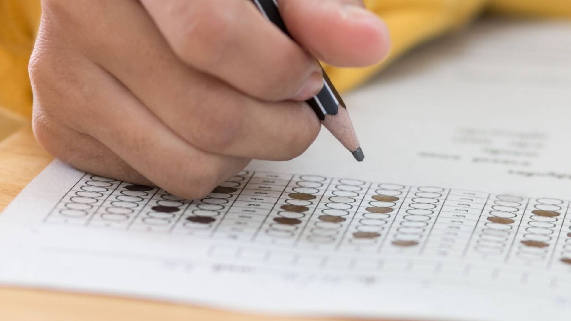 أكثر من 35 ألف طالب يتوجهون لتأدية امتحان "التربية الإسلامية" في الأردن الخميس