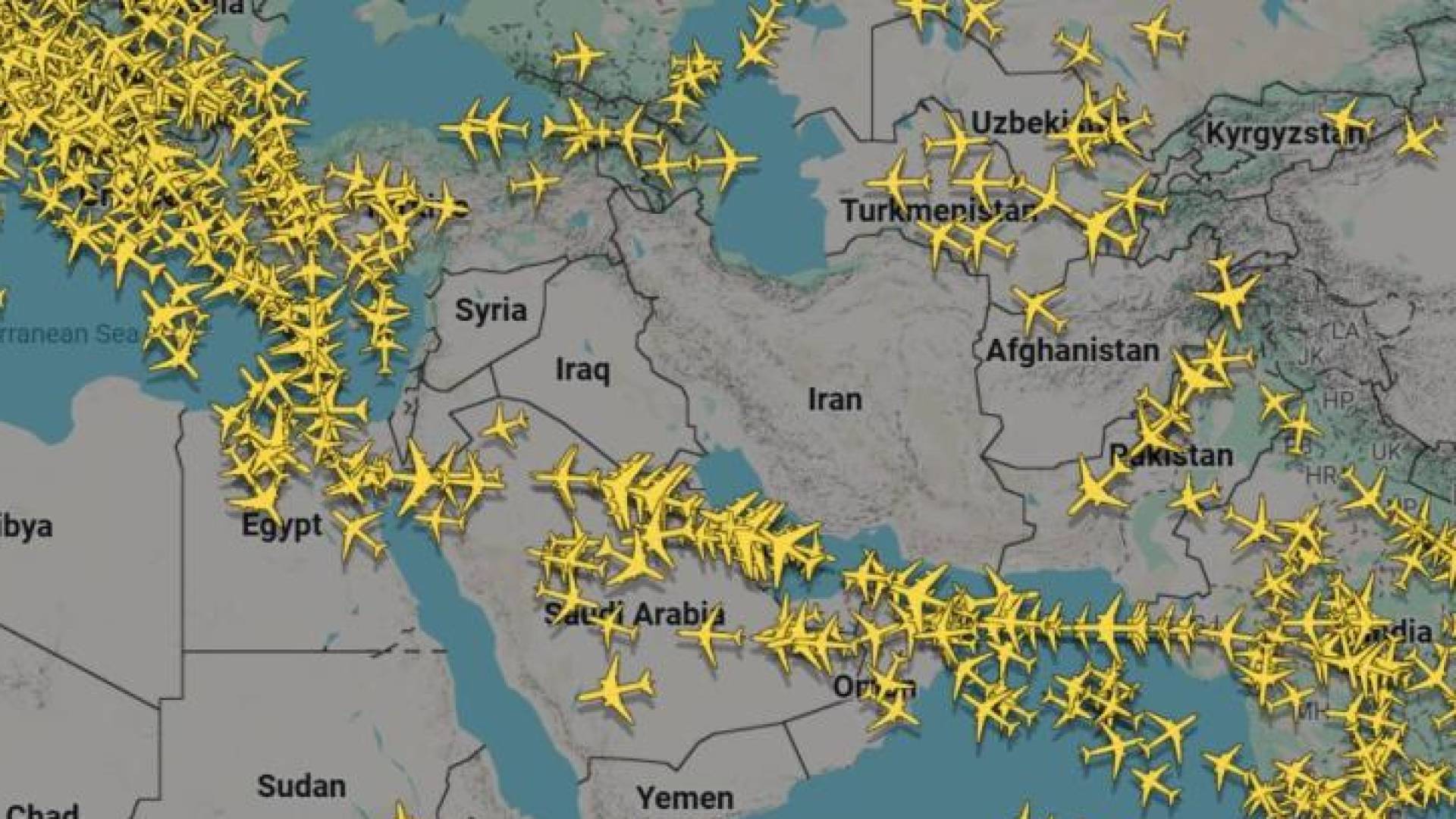 بعد انتهاء "الإغلاق المؤقت".. استئناف حركة الطيران إلى طهران وسط مخاوف دولية سابقة -فيديو