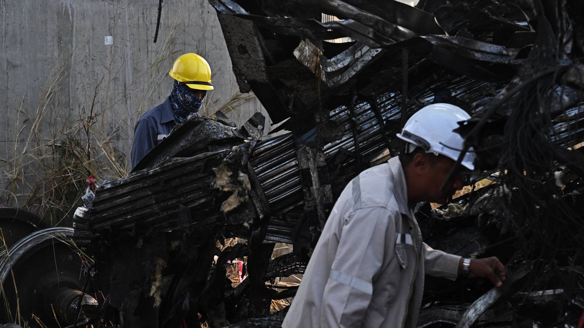 بعد يوم من "كارثة القطار".. قتيلان في انهيار رافعة جديدة بضواحي بانكوك