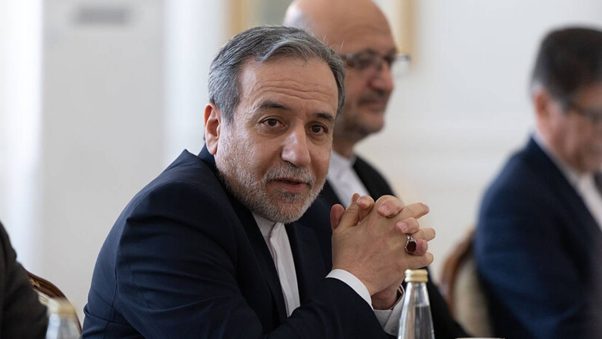 "عراقجي" لـ "فوكس نيوز": لا خطط لإعدام المتظاهرين والإعلان قريبا عن مئات الوفيات