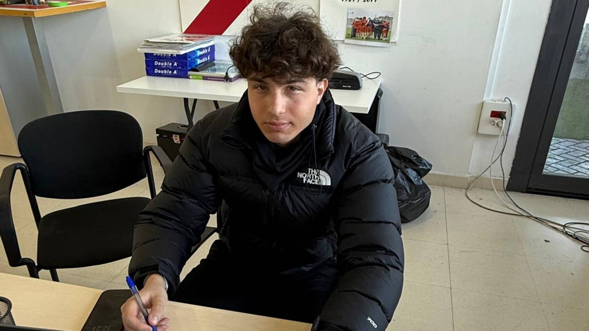 أردني جديد في إسبانيا.. حمزة الخيري ينضم لنادي رايو فاليكانو