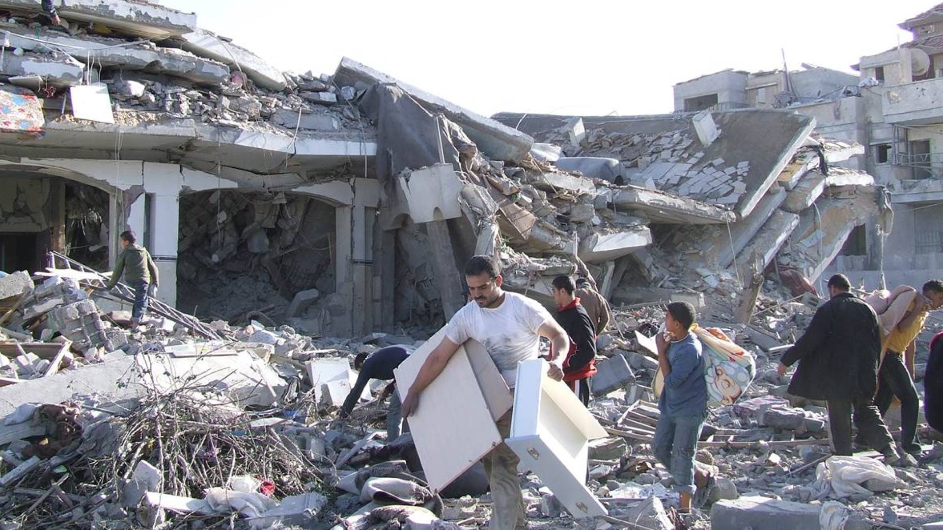 رئيس لجنة إدارة غزة: توريد 200 ألف وحدة إيواء عاجلة لغزة ضمن خطة تنموية متكاملة #عاجل 