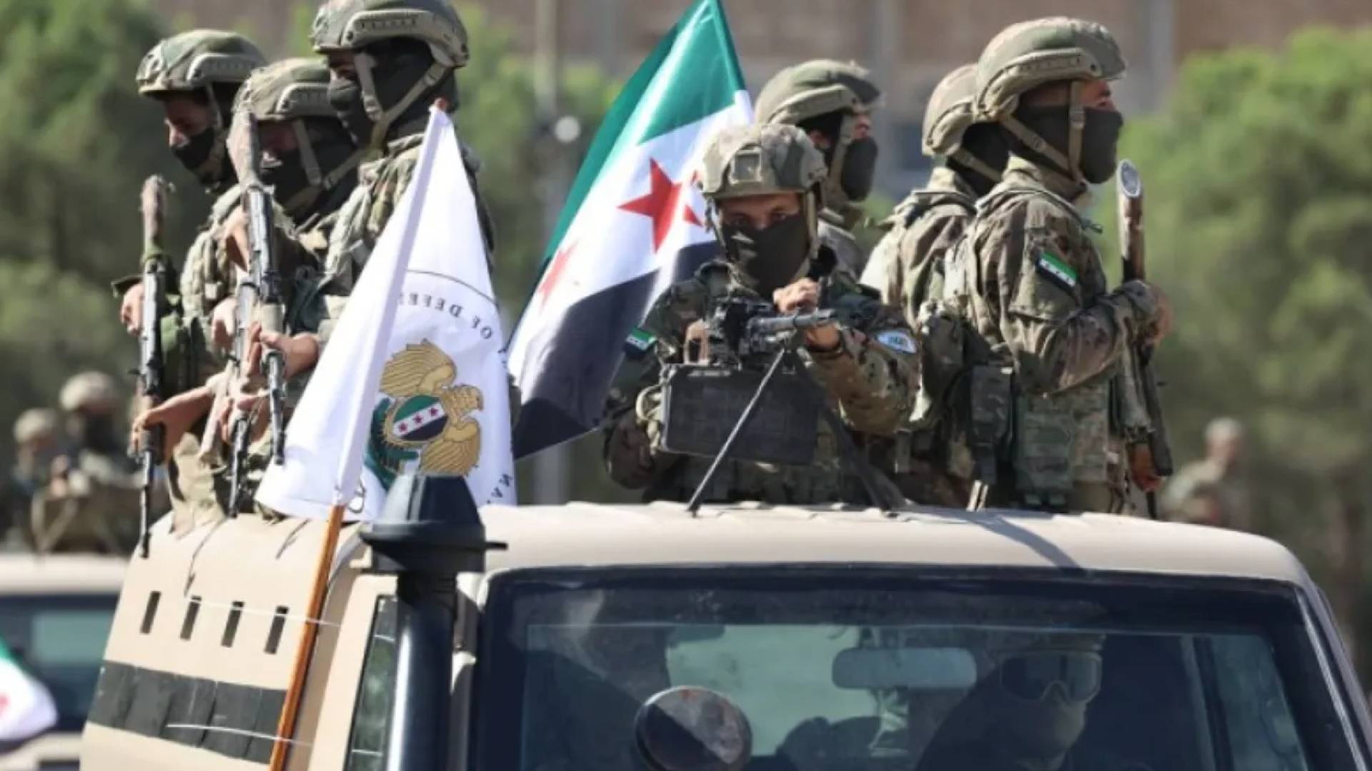 سانا: الجيش السوري يدخل "دير حافر".. إزالة السواتر وتمشيط الأحياء بعد انسحاب "قسد" 