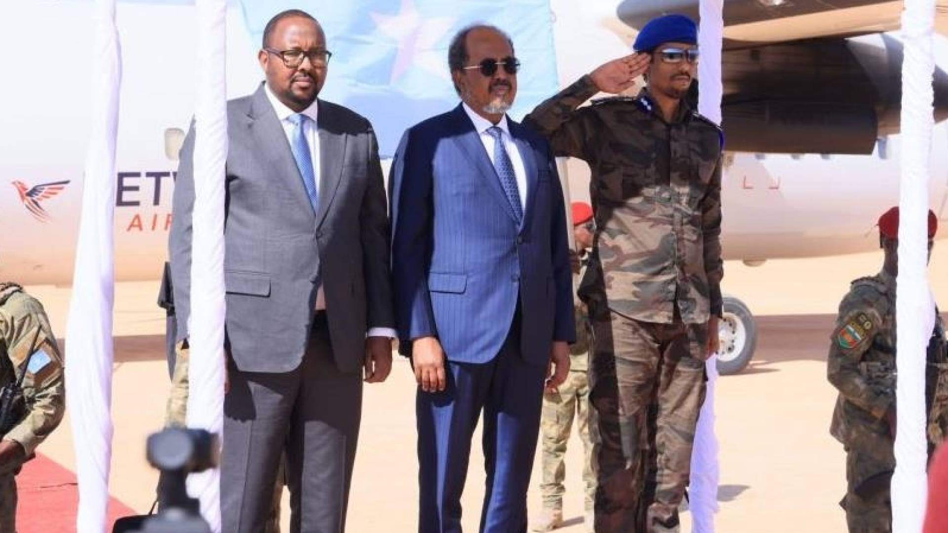 الرَّئِيسُ الصُّومَالِيُّ فِي "لَاسْعَانُود" لِتَنْصِيبِ رَئِيسِ وِلَايَةِ شَمَالِ شَرْقِ الصُّومَالِ 