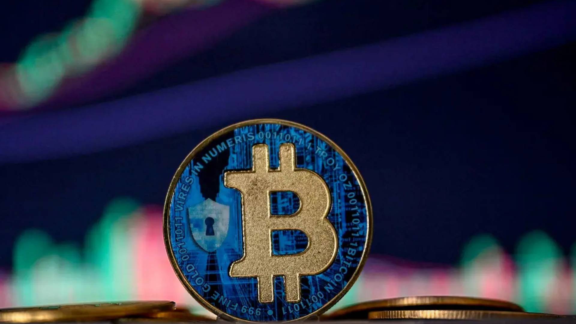 "بِيتْكُويْن" تُوَاصِلُ الِاسْتِقْرَارَ.. وَتُسَجِّلُ ارْتِفَاعًا هَامِشِيًّا عِنْدَ 67,448 دِينَارًا 