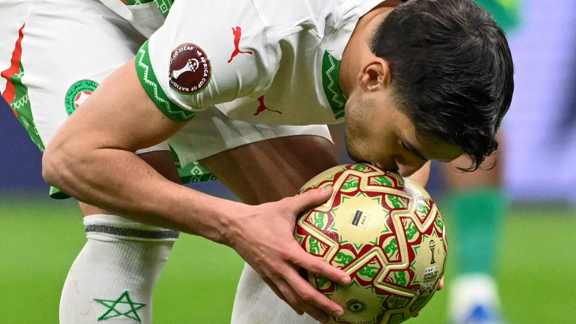 "بانينكا" دياز تقسم ظهر "الأطلس".. كيف ضاع حلم المغرب في أمتار النهاية؟ 