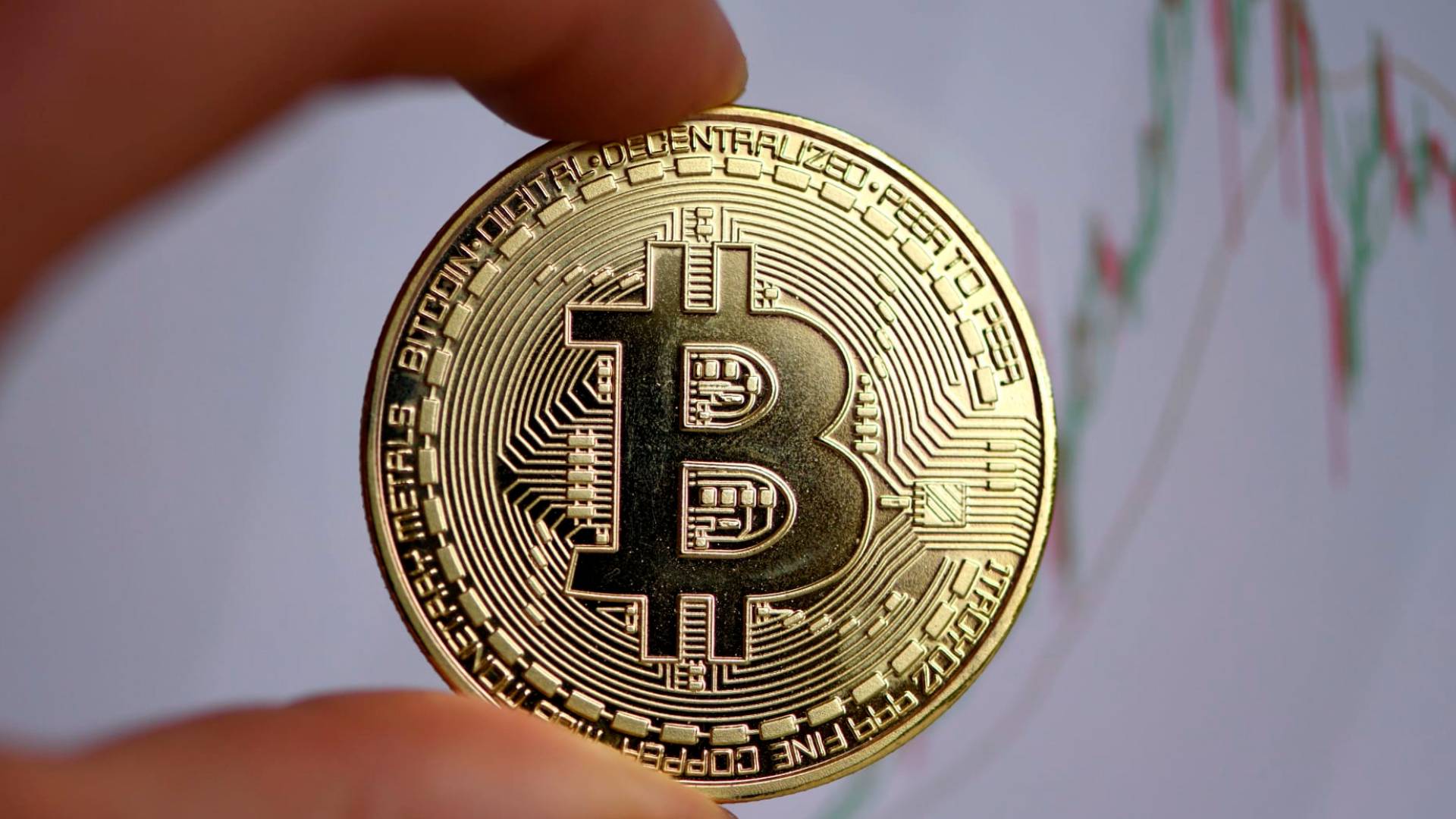 "بِيتْكُويْن" تَفْتَتِحُ أُسْبُوعَهَا بِالْلَّوْنِ الْأَخْضَرِ.. وَتُعَزِّزُ مَوْقِعَهَا فَوْقَ حَاجِزِ الـ 65,600 دِينَارٍ 