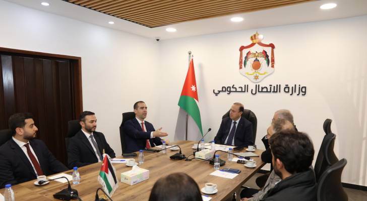 محمد المومني، وزير الاتصال الحكومي و نائب رئيس الشراكات الاستراتيجية في شبكة سي إن