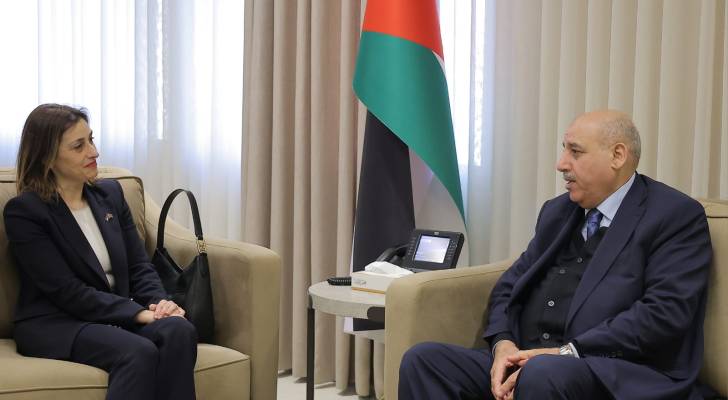 القاضي يلتقي السفيرة اليونانية