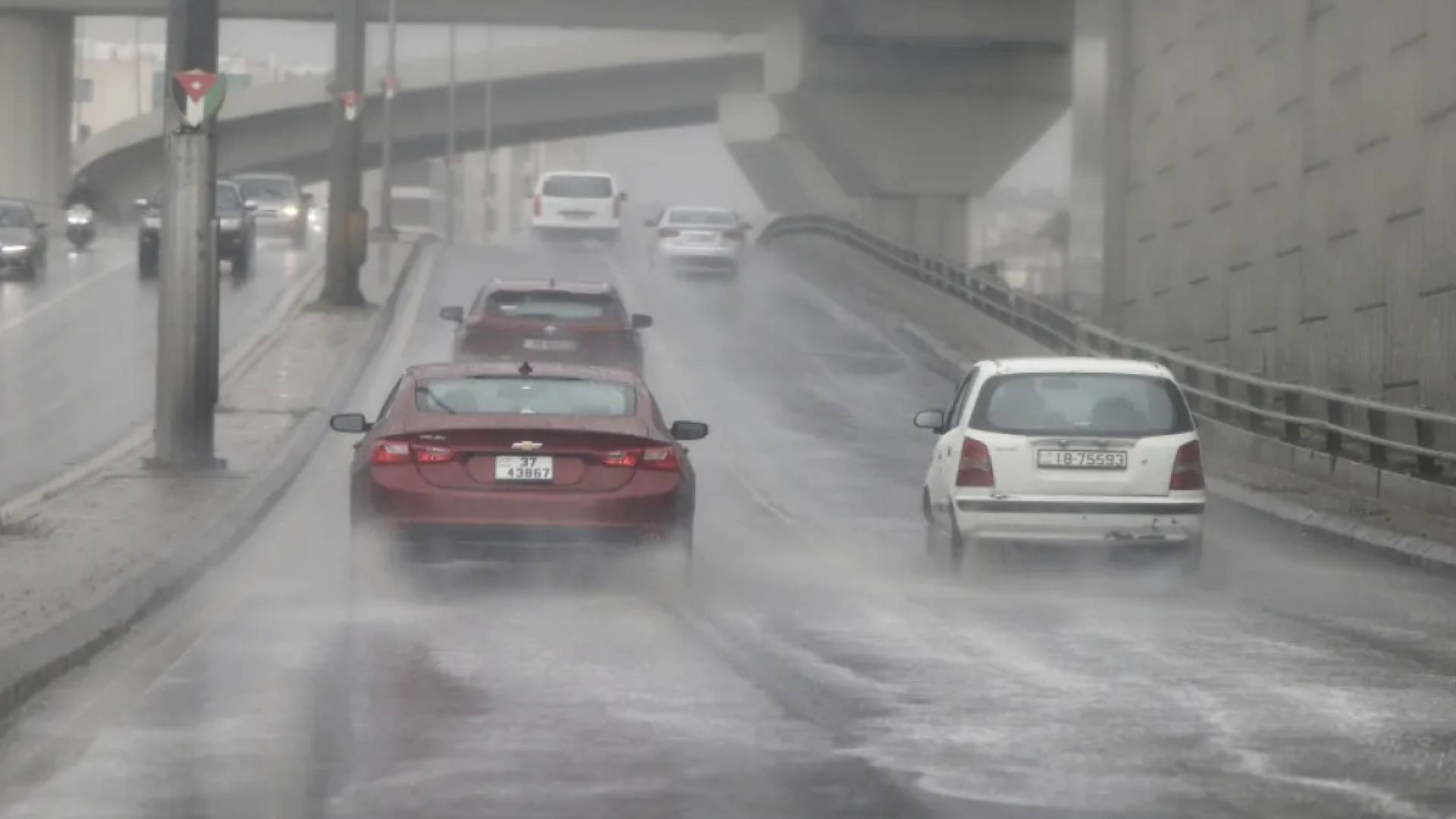 رياح نشطة وأجواء باردة نهار الأربعاء.. وملامح منخفض جوي ماطر الخميس 