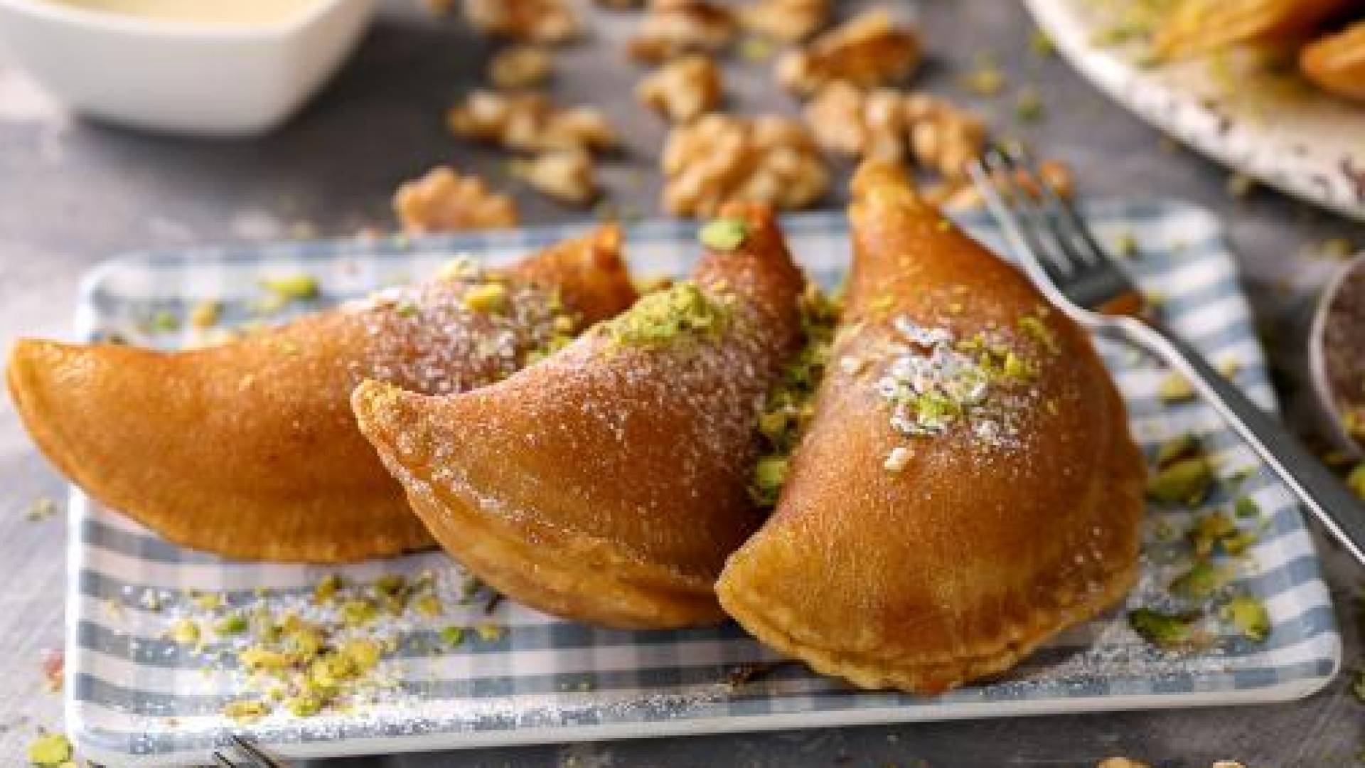 نقيب أصحاب المخابز والحلويات: سعر كيلو القطايف العادي 1.25 دينار والعصافيري 1.5 دينار 