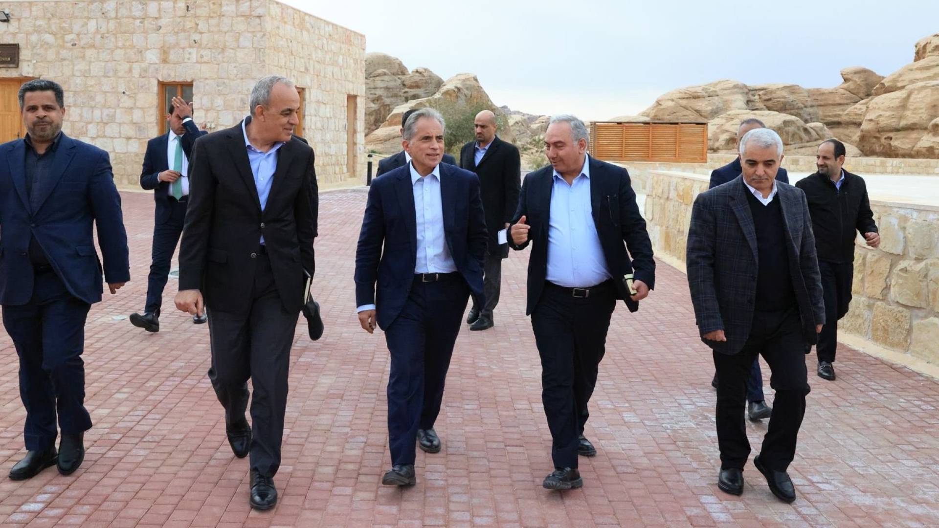 حسَّان يفتتح فندق كراون بلازا البترا المغلق منذ عام 2012م #عاجل 