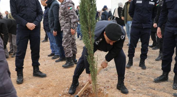 الأمن العام ووزارة البيئة يحتفلون في يوم الشجرة